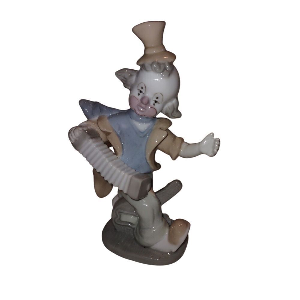 Vintage Raffles Porcelain Clown Figurine Playing Accordion, EUC, Circus Polka 8"